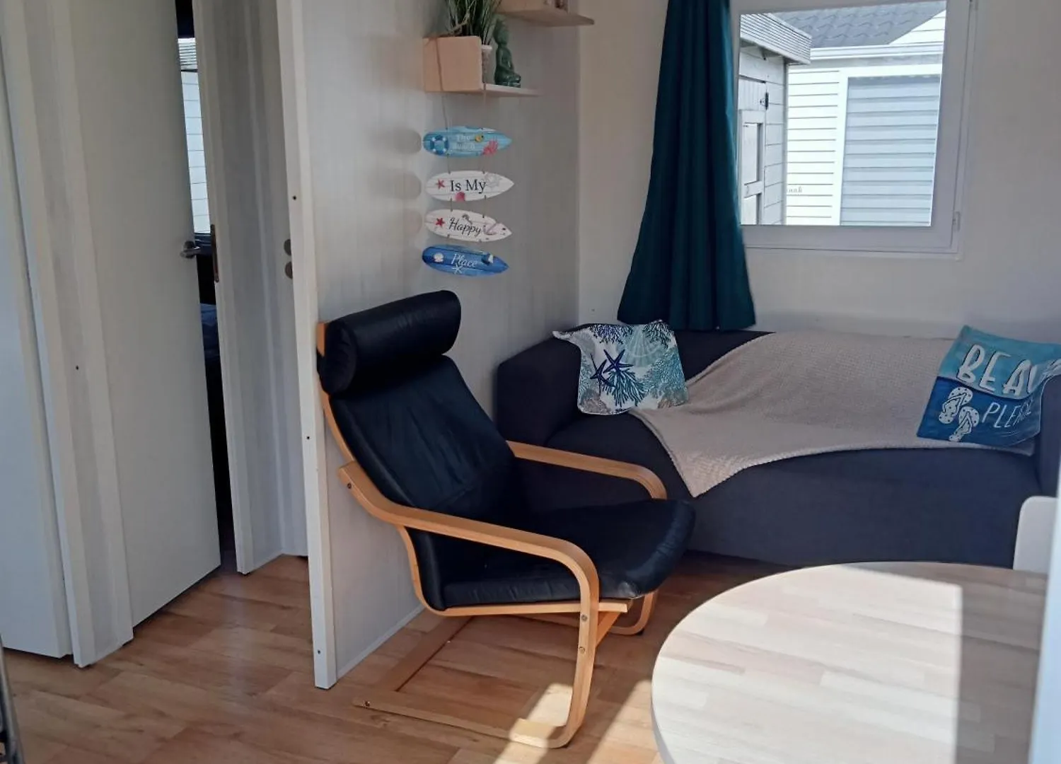 Luxueuze stacaravan Bredene met eigen tuintje 2126 Chalet
