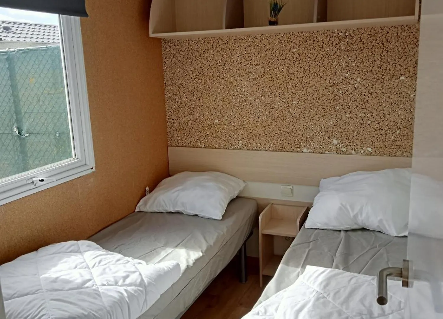 Chalet Luxueuze stacaravan Bredene met eigen tuintje 2126 België